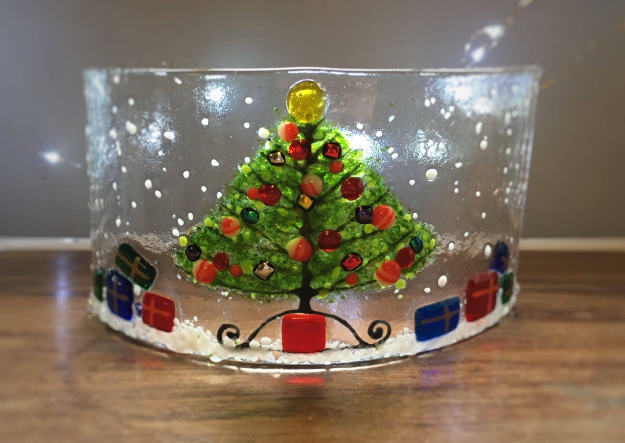 Christmas Tree with Presents Curve Buy Britain