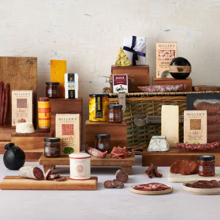 Cheese & Charcuterie Lovers Gift Set Buy Britain